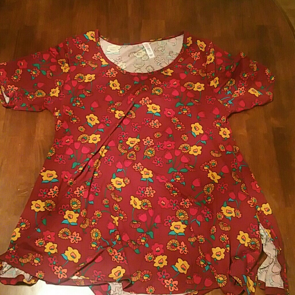 Lularoe NWOT Perfect Tee Size Large